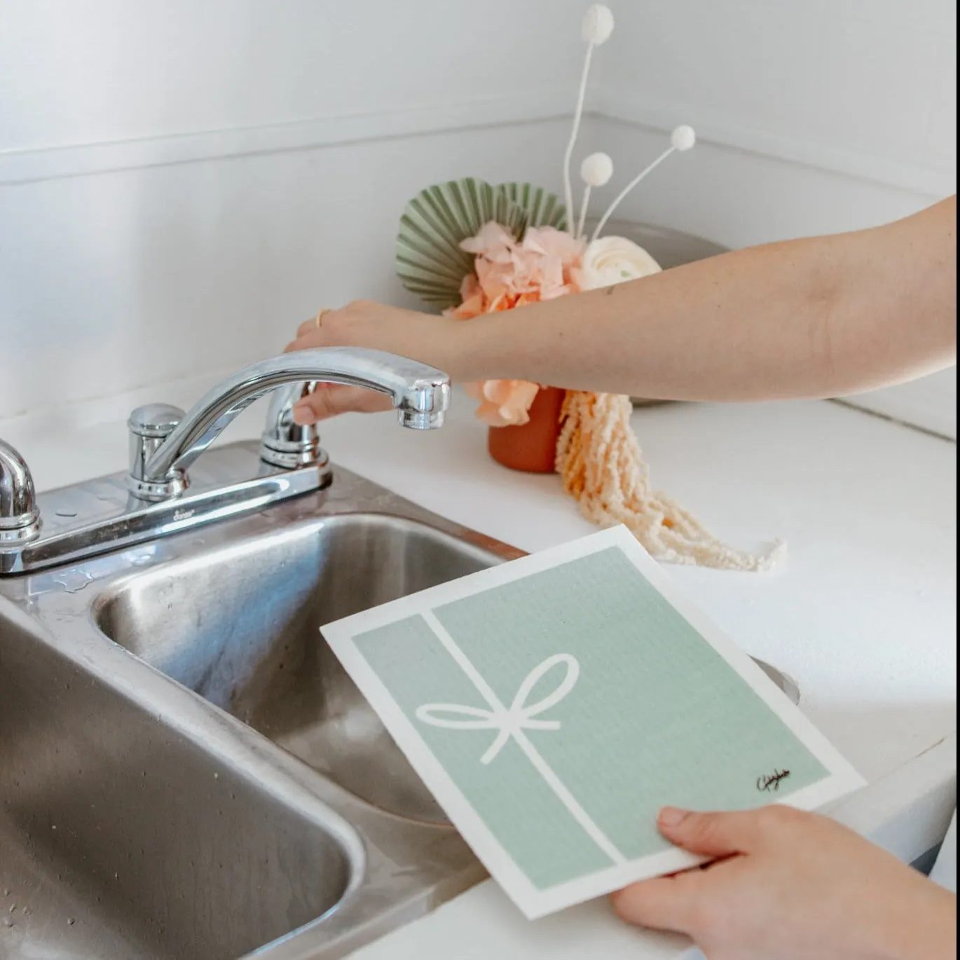 Swedish Dishcloth: Green Bow